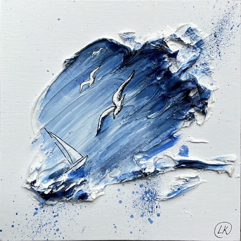 Quadro materico in miniatura blu e bianco con barca a vela, gabbiani in volo e onde marine espressive